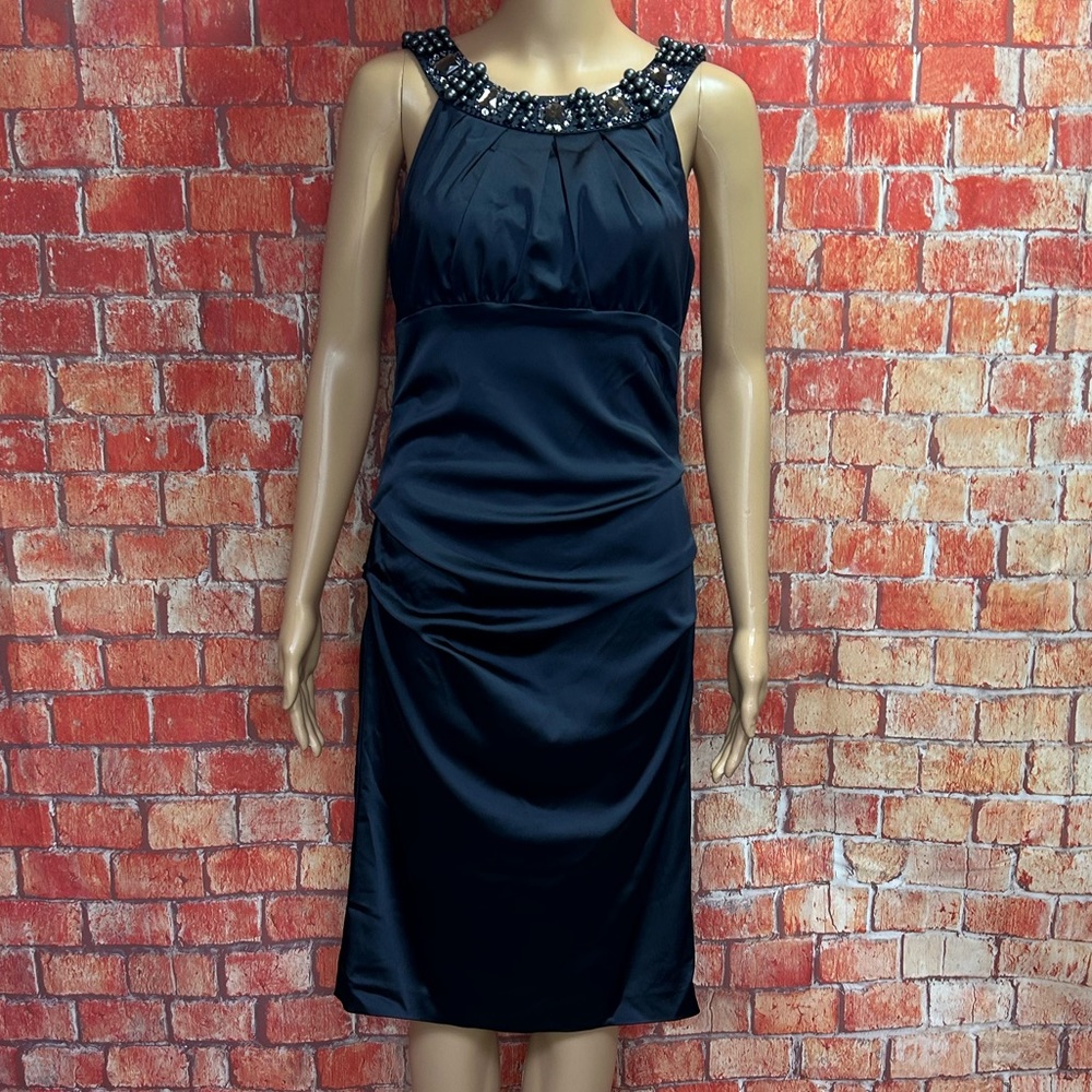 Suzi Chin for Maggy Boutique‎ Embellished Ruched Stretch Satin Dress